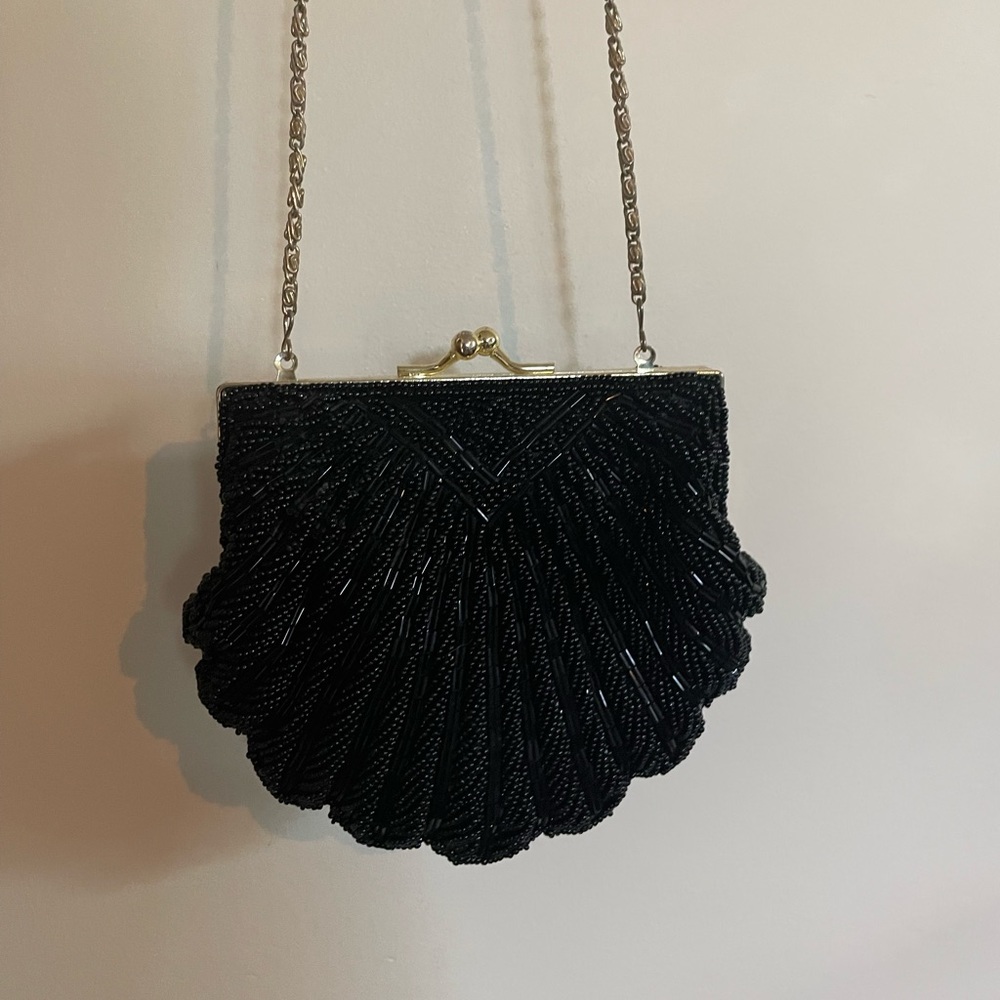 Classic Beaded Shell Purse